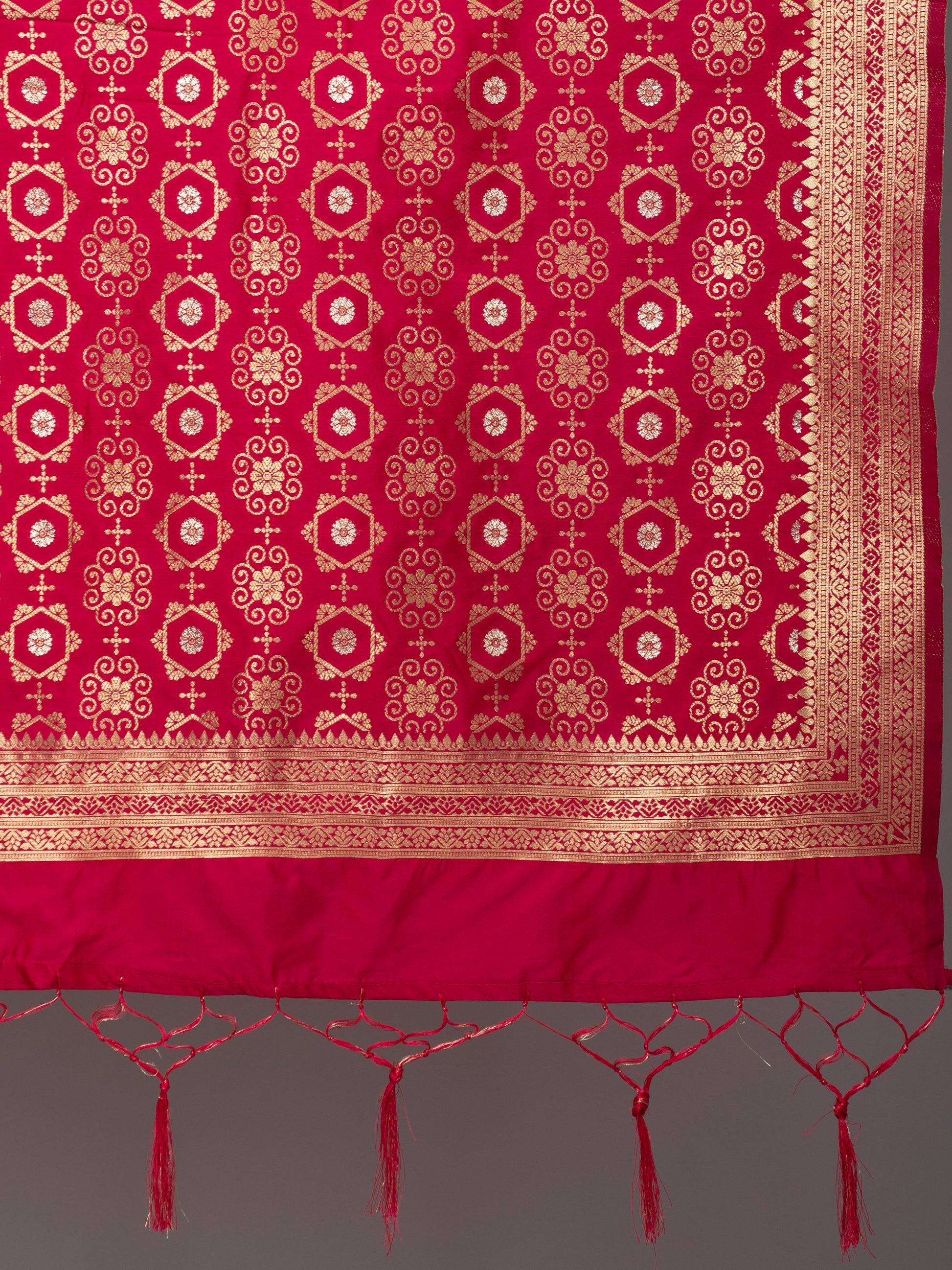 Rich Banarasi jacquard dupatta with intricate woven patterns and traditional motifs, showcasing a luxurious texture—perfect for festive occasions and ethnic wear.
