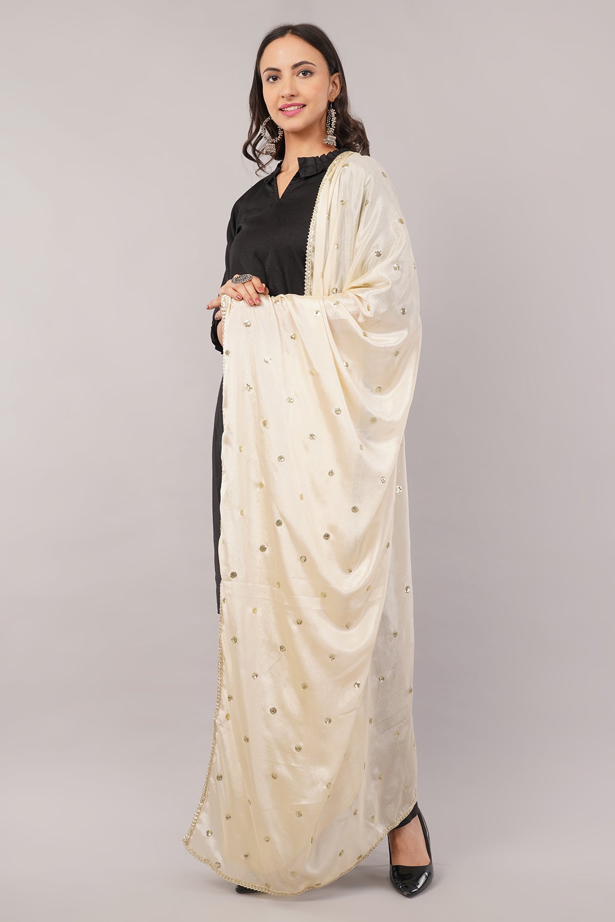 Negchaar Chinnon Butti Dupatta – Soft, Lightweight, Embroidered Dupatta for Women